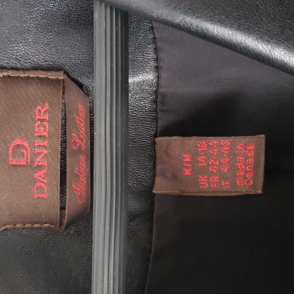 Womens Danier Leather Jacket - Picture 3 of 7